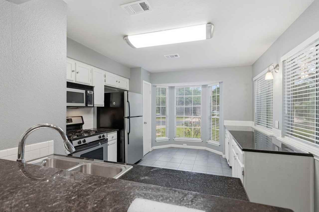 6300 Evangeline Trl - Photo 4 of 24