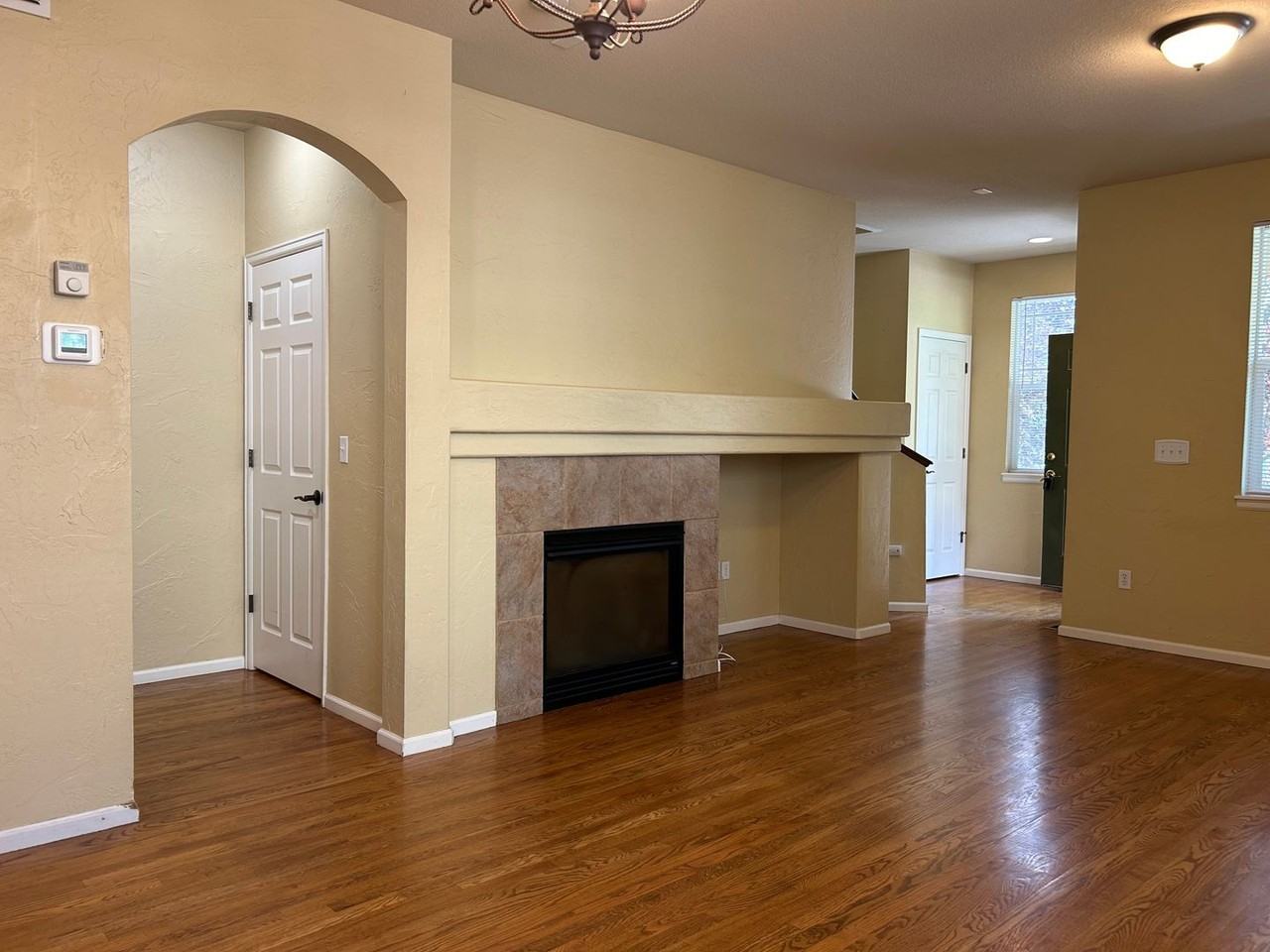 3902 Galileo Dr - Photo 4 of 15