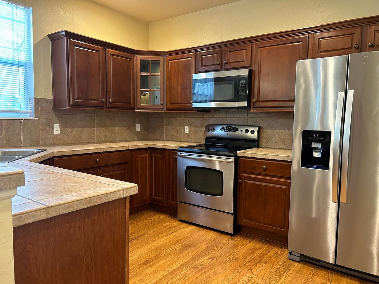 3902 Galileo Dr - Photo 6 of 15