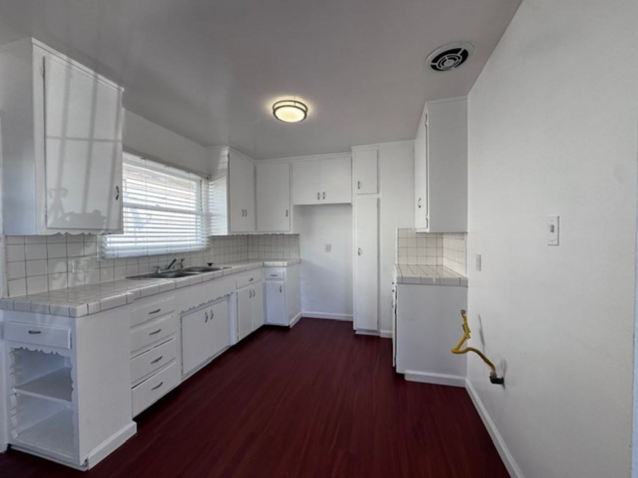 48 W Arbor St - Photo 3 of 9