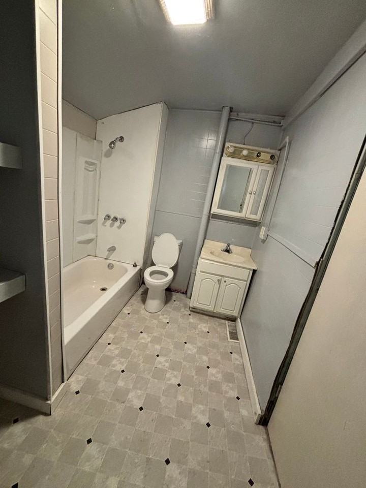 2034 N 21st St - Photo 6 of 11