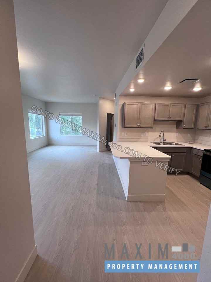 940 GRAND AVENUE - Photo 2 of 10