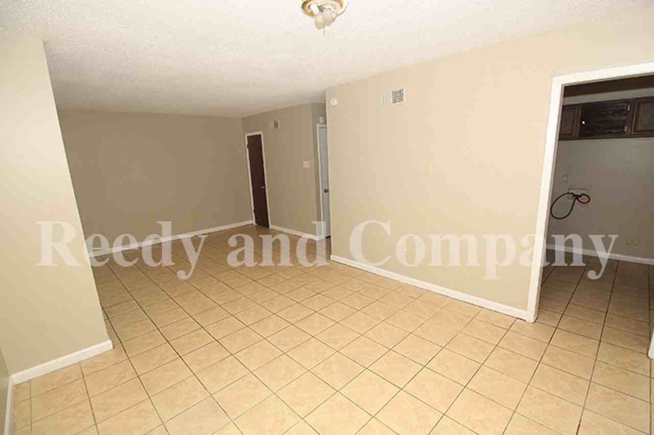3385 Barbwood Dr - Photo 7 of 18
