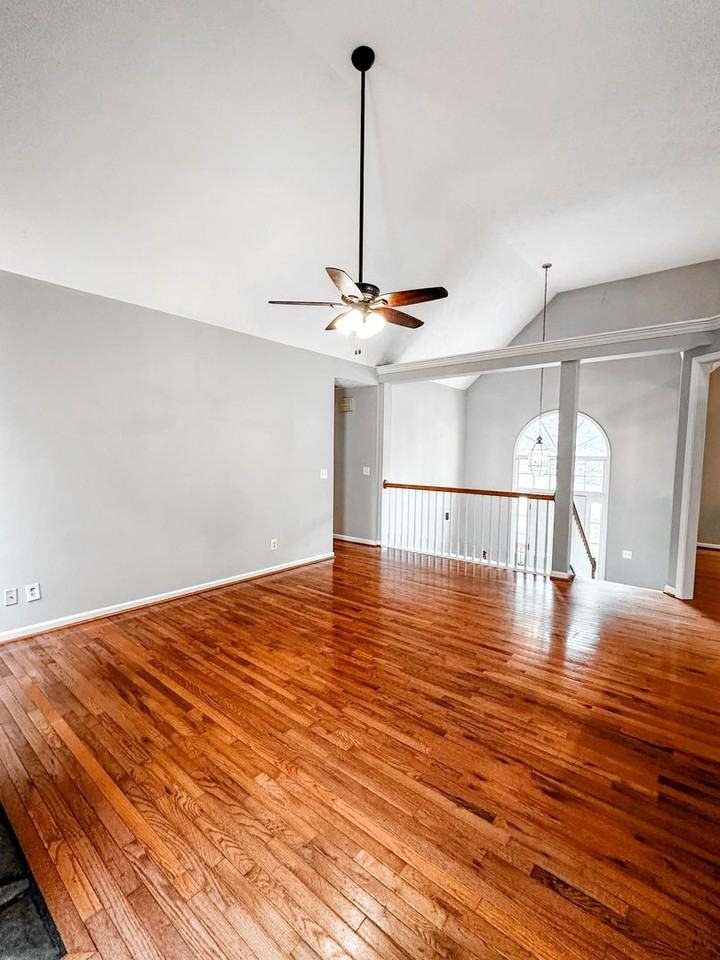 6410 Janton Way - Photo 5 of 37