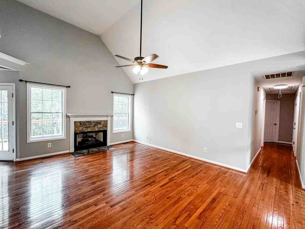 6410 Janton Way - Photo 7 of 37