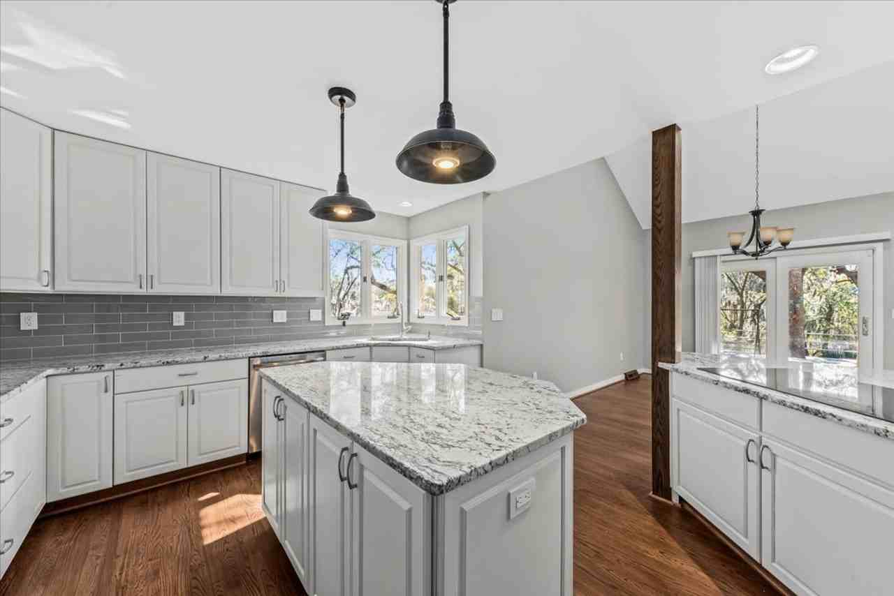 2051 Marsh Flower Ln - Photo 5 of 22
