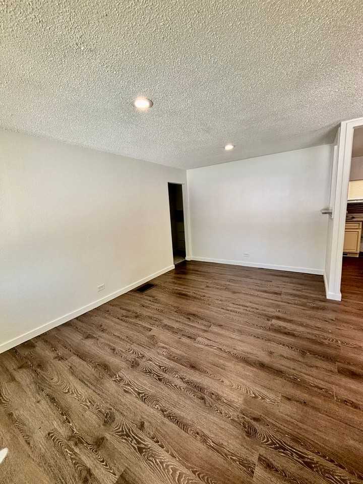 1934 Kenton St - Photo 2 of 16