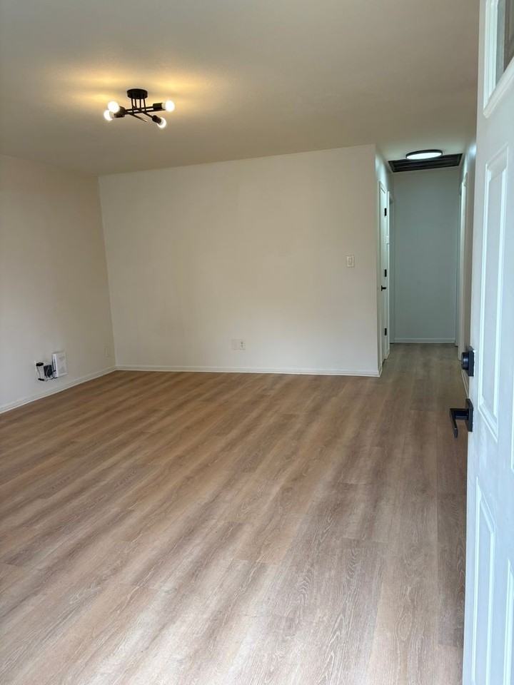 317 Woods St - Photo 3 of 31