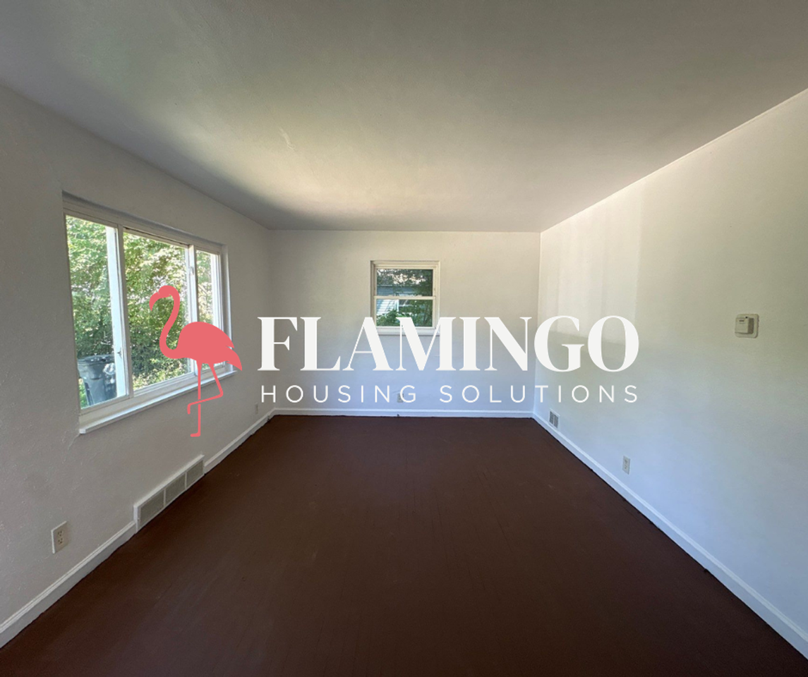 216 N Ardmore Ave - Photo 2 of 14
