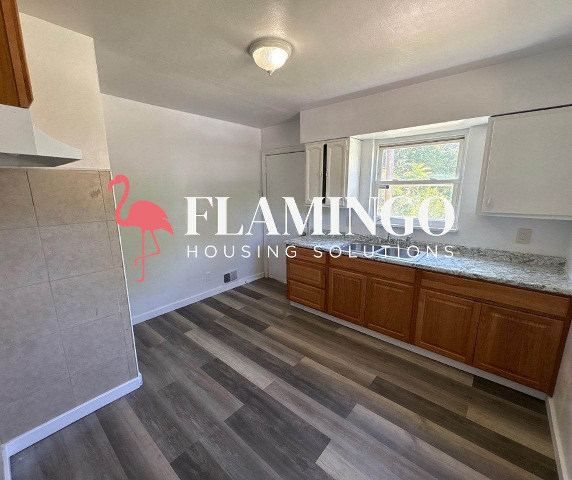 216 N Ardmore Ave - Photo 4 of 14