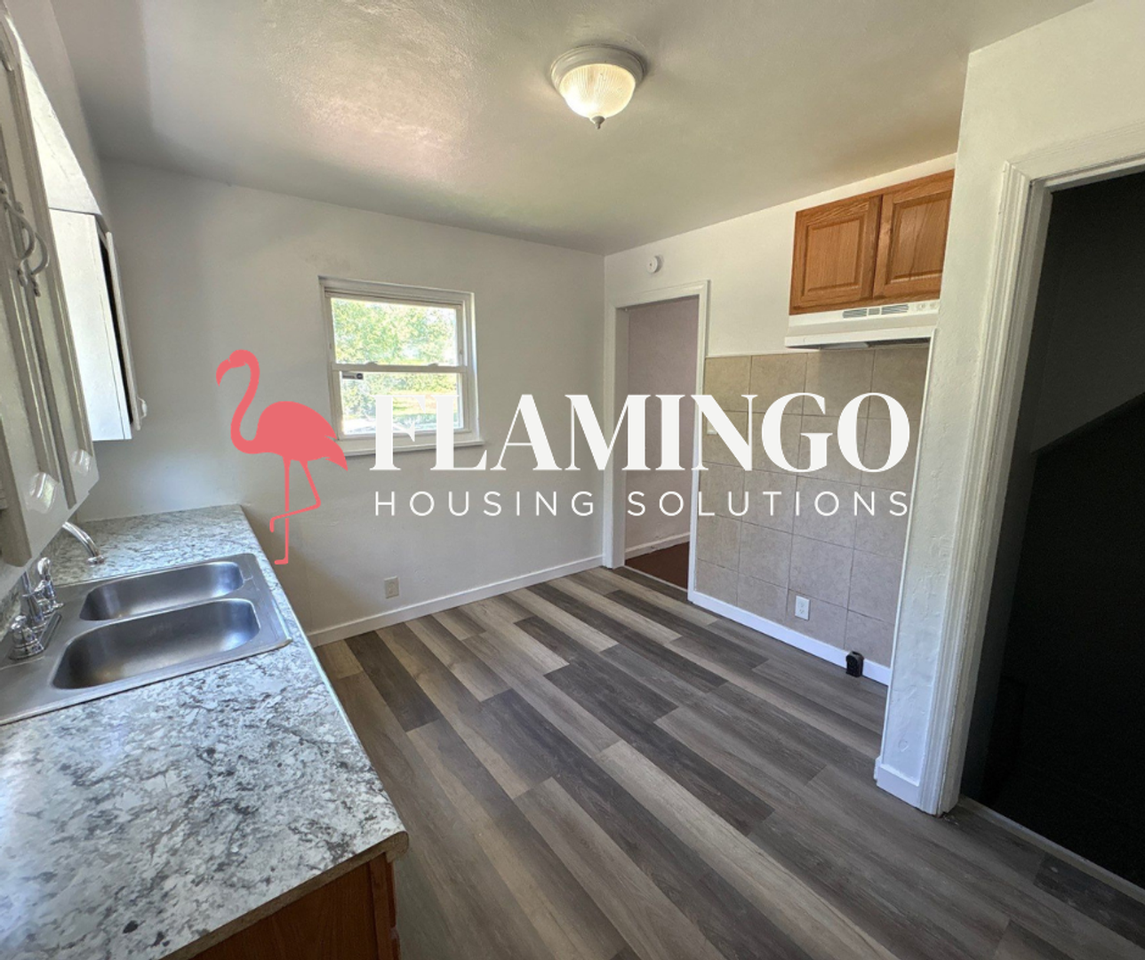 216 N Ardmore Ave - Photo 5 of 14