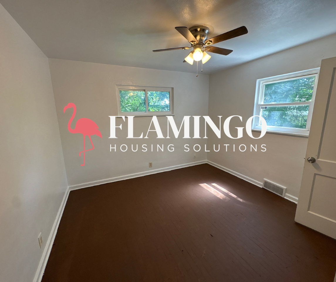 216 N Ardmore Ave - Photo 6 of 14