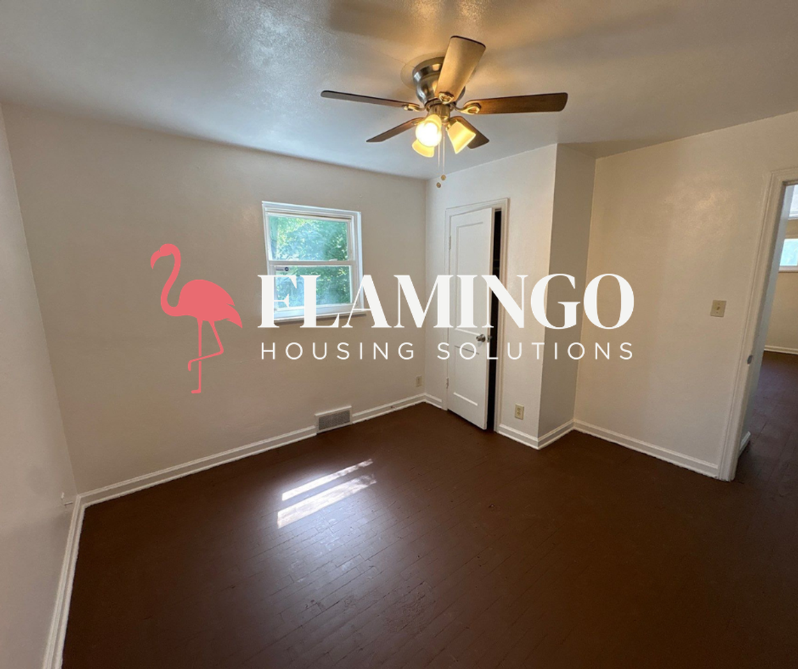 216 N Ardmore Ave - Photo 7 of 14
