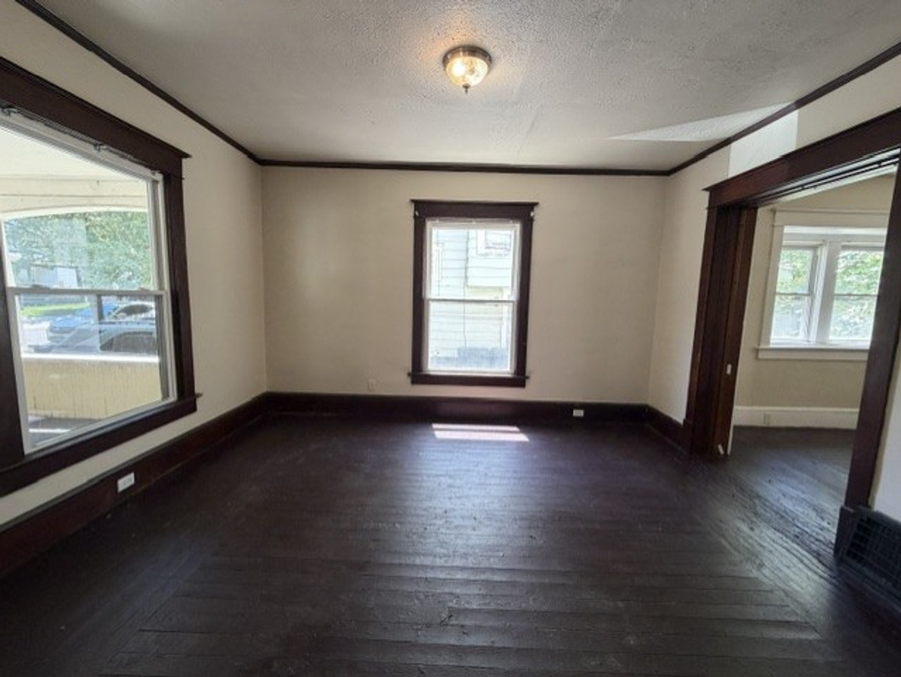 768 Beardsley St - Photo 3 of 18