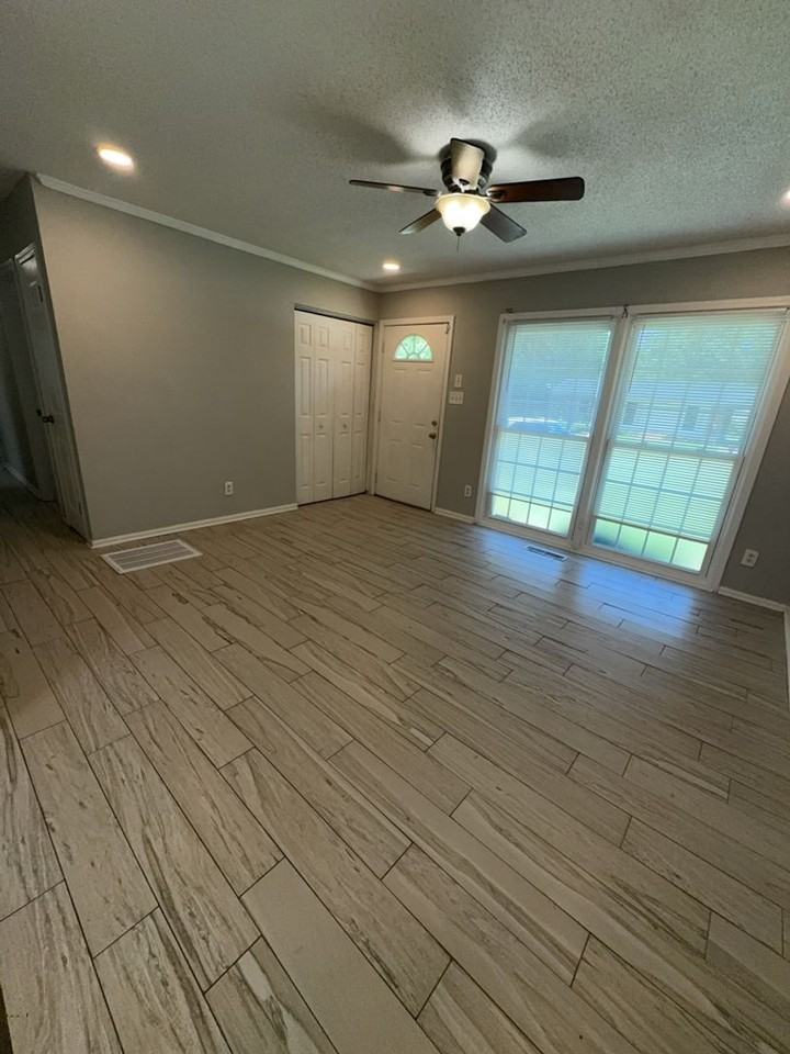 5020 Shirley Ann Dr - Photo 2 of 14