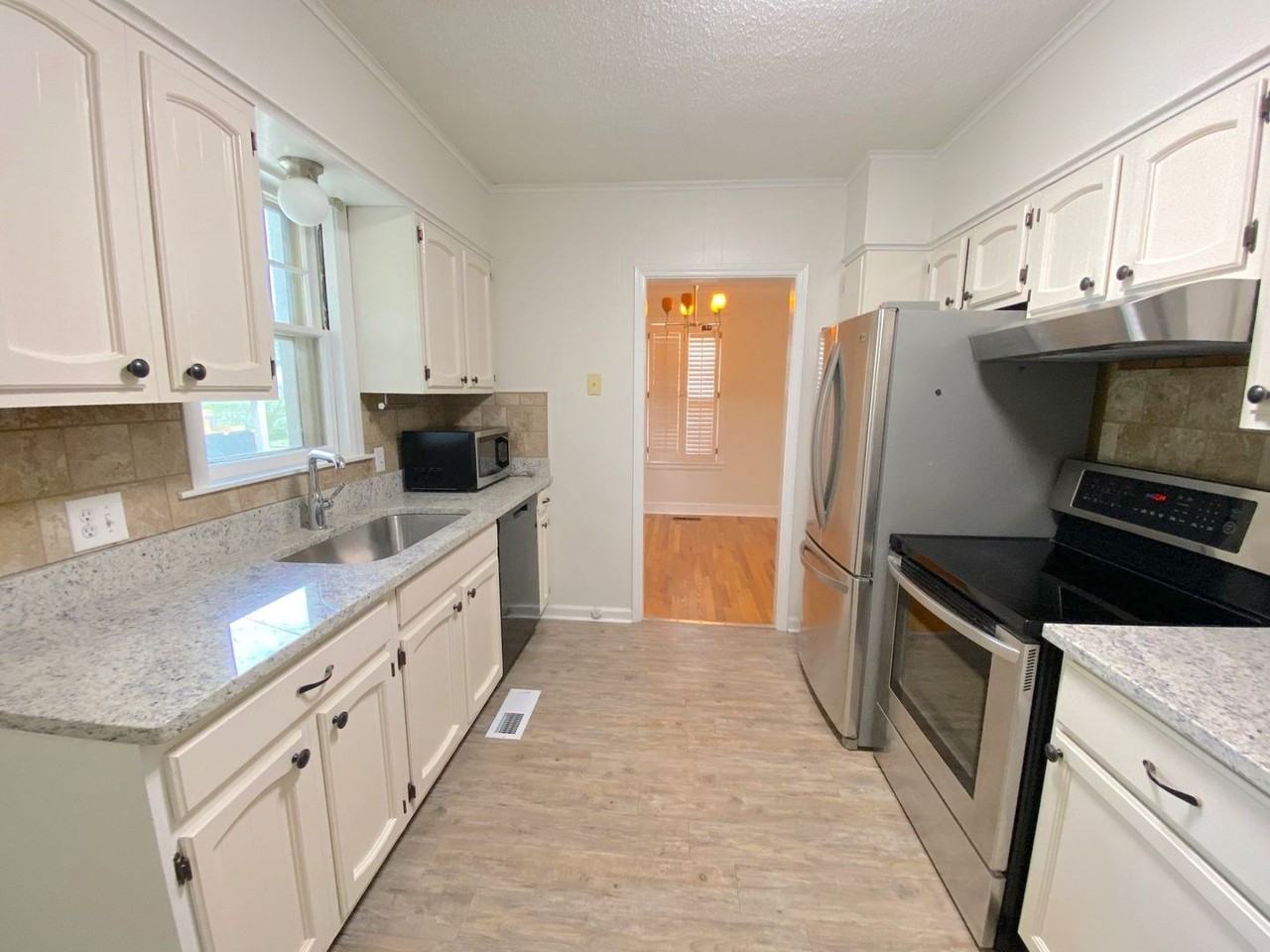 3640 Shirlwood Ave - Photo 2 of 10