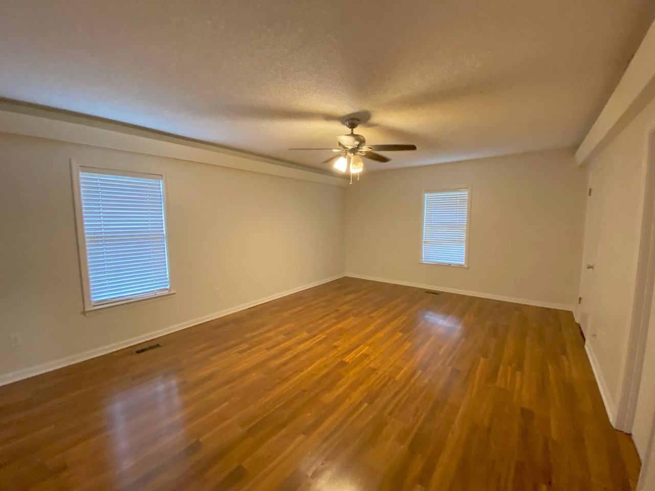3640 Shirlwood Ave - Photo 6 of 10