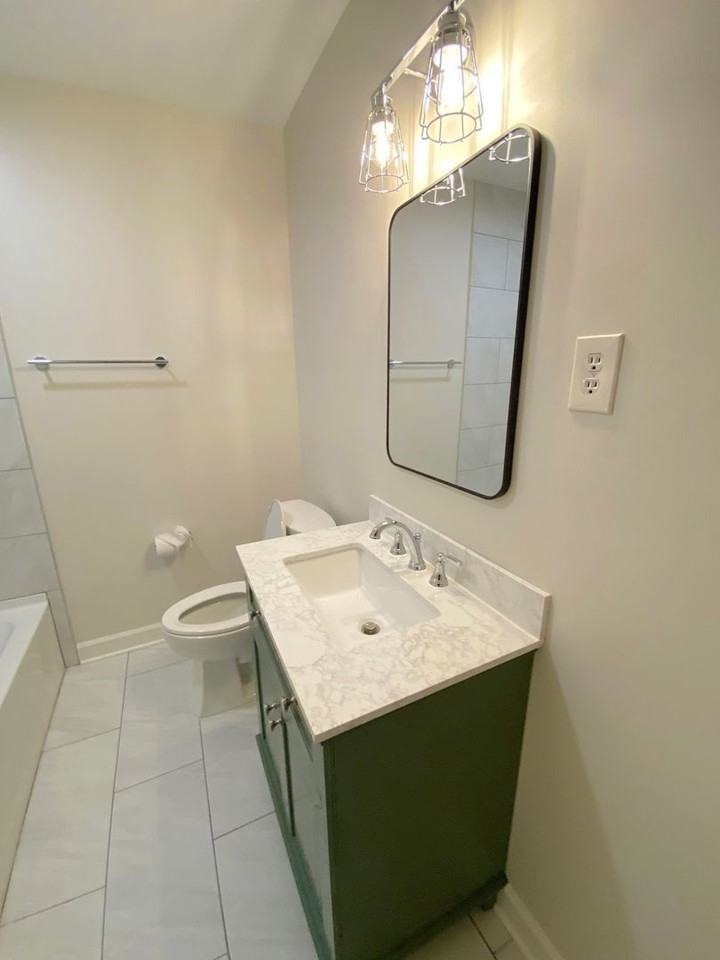 3640 Shirlwood Ave - Photo 7 of 10