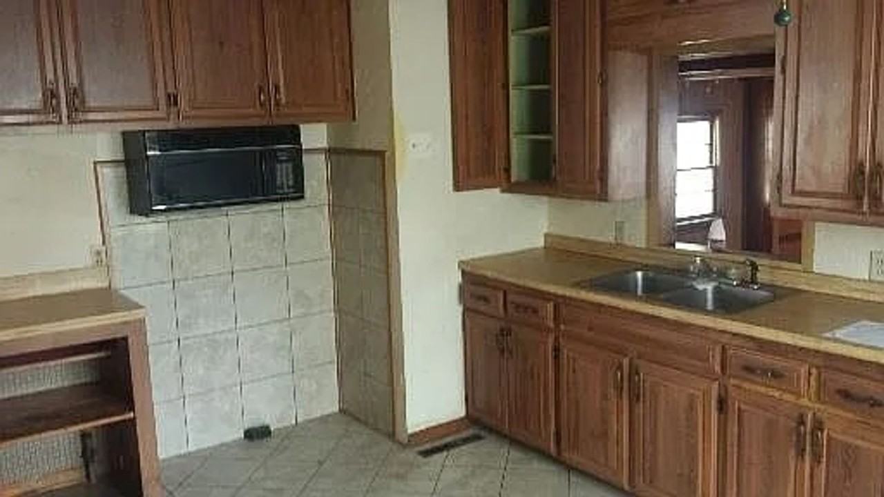 2907 S Fern St - Photo 3 of 15