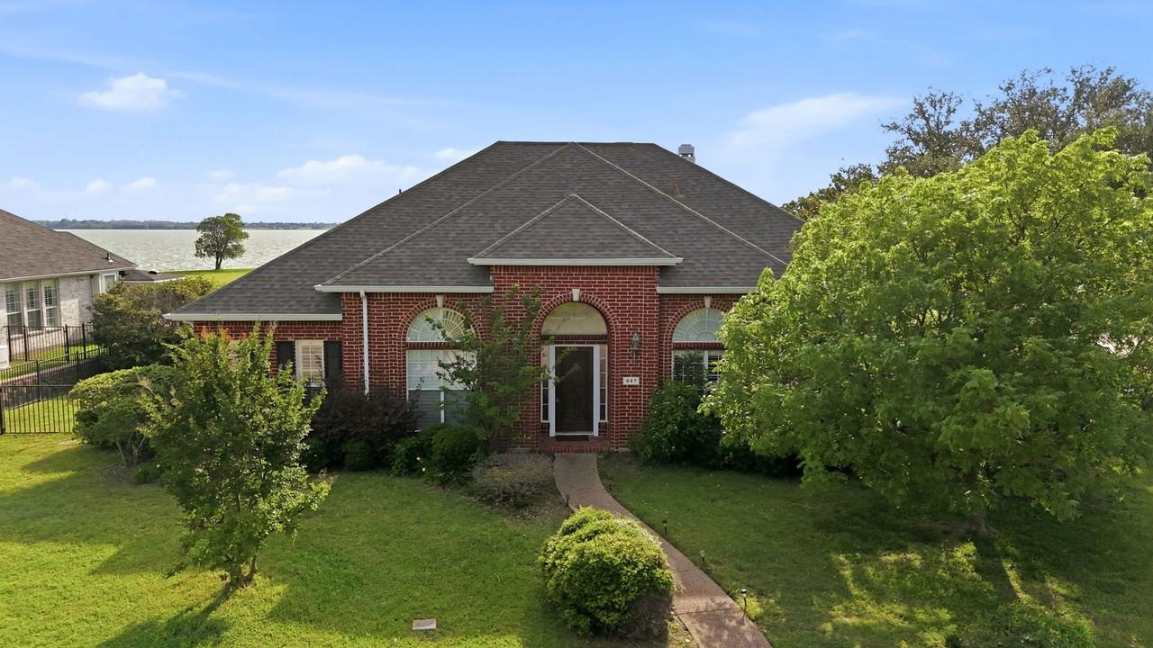 947 Sunset Hill Dr - Photo 2 of 48