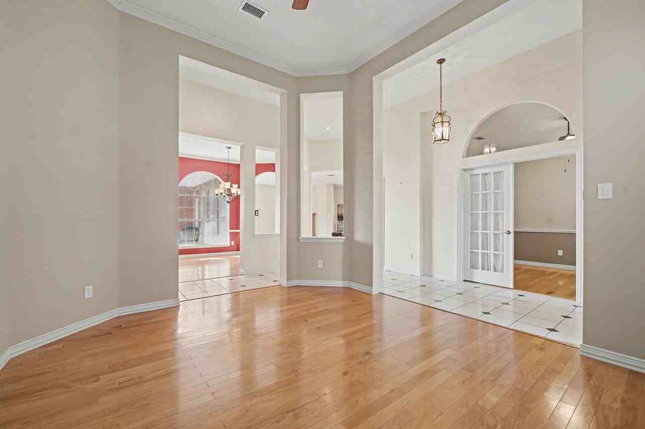 947 Sunset Hill Dr - Photo 7 of 48