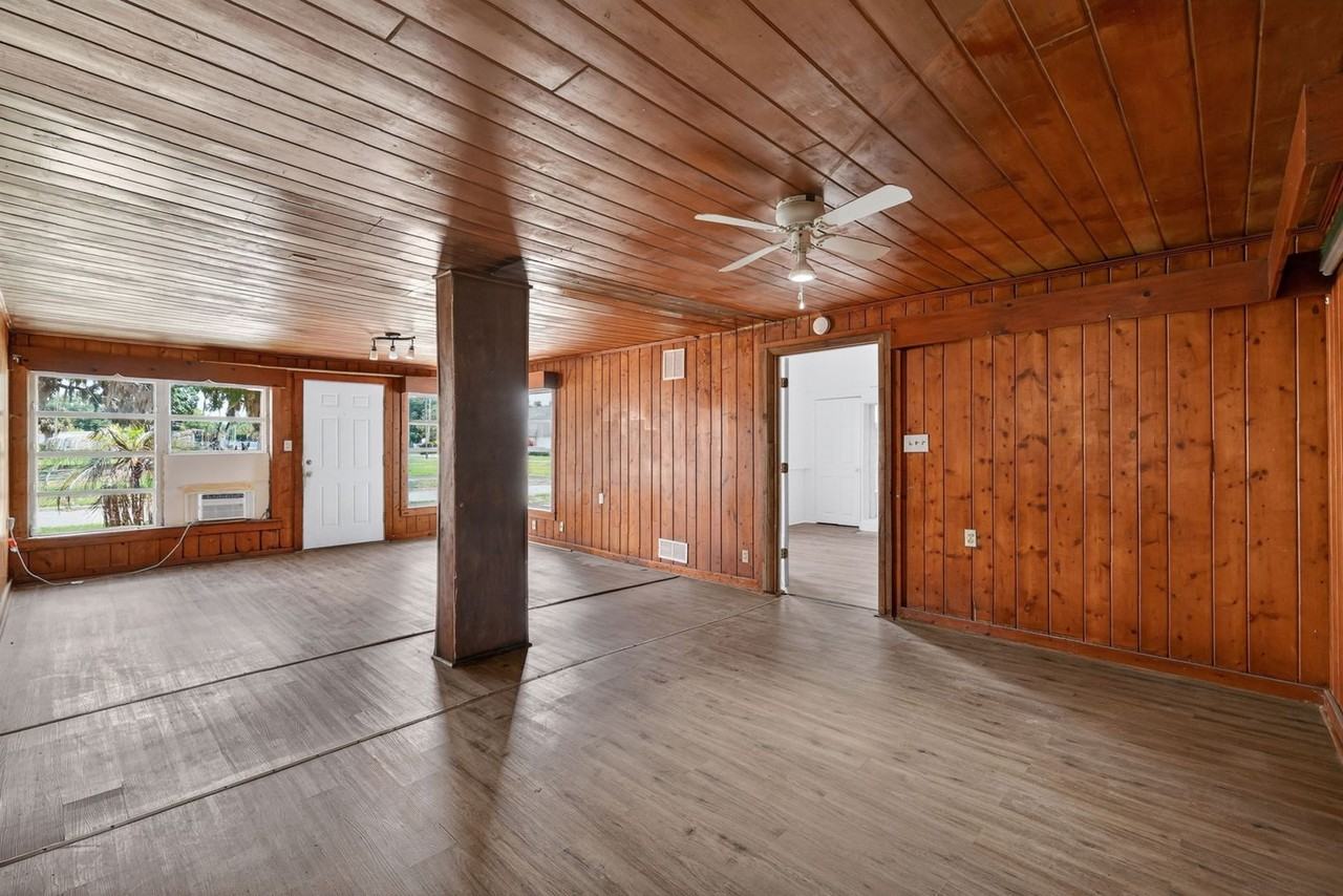 527 E Lemon Ave #1 - Photo 3 of 19
