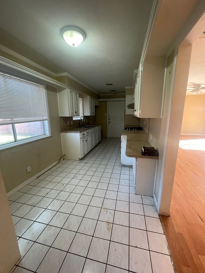 11130 Jackson Ter - Photo 3 of 7