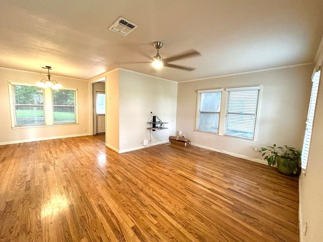 110 El Monte Blvd - Photo 3 of 20