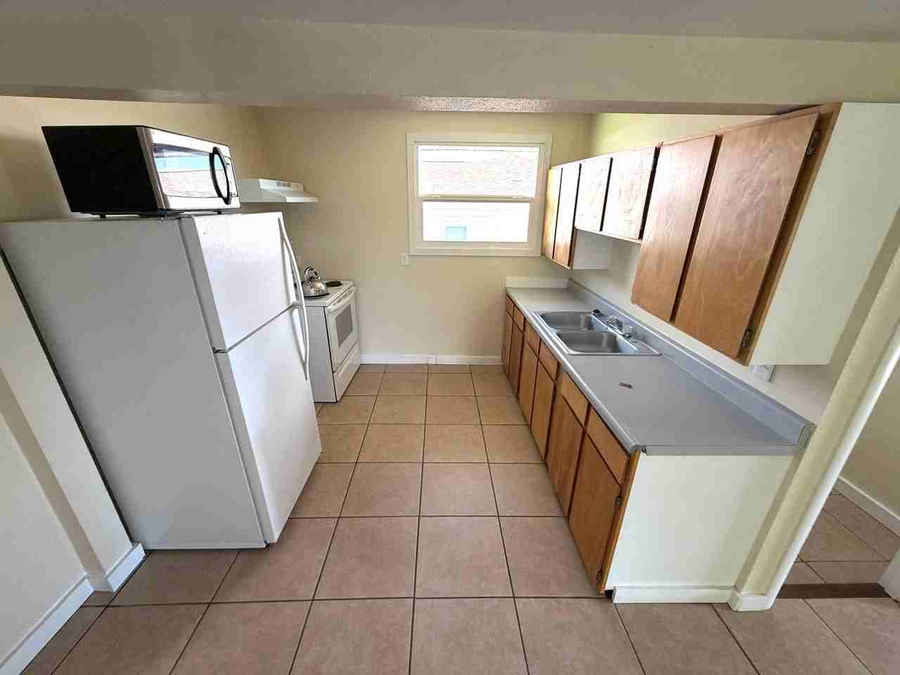 1902 N Harris St - Photo 3 of 6