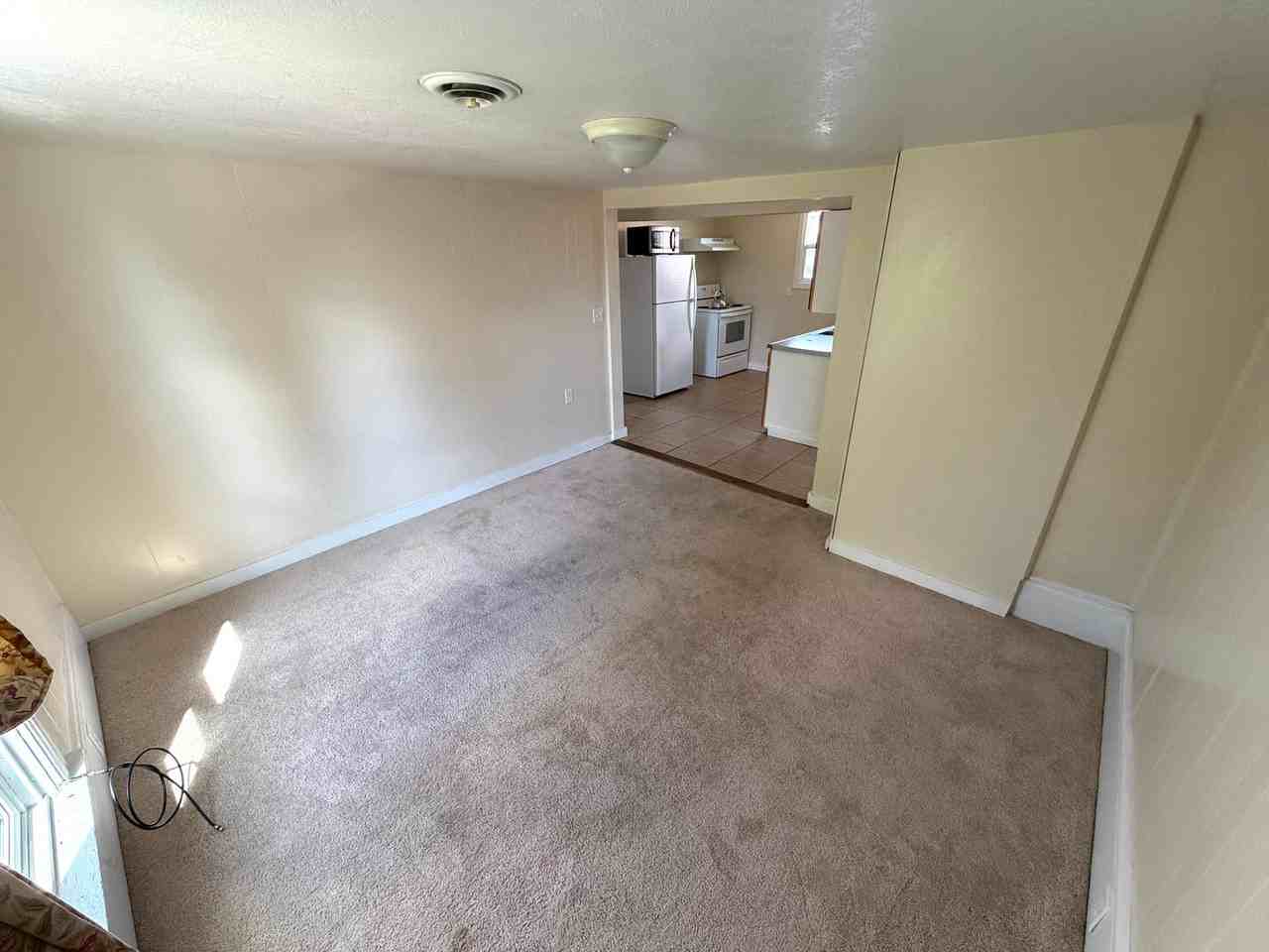 1902 N Harris St - Photo 5 of 6