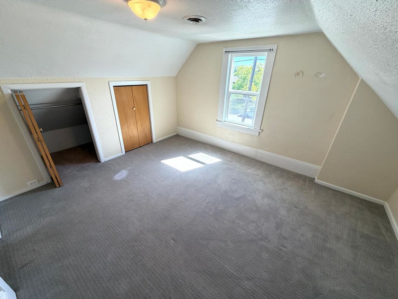 1902 N Harris St - Photo 6 of 6