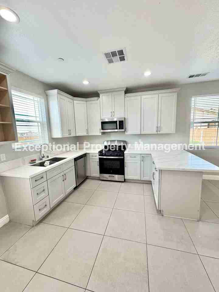 16265 Plum St - Photo 5 of 14