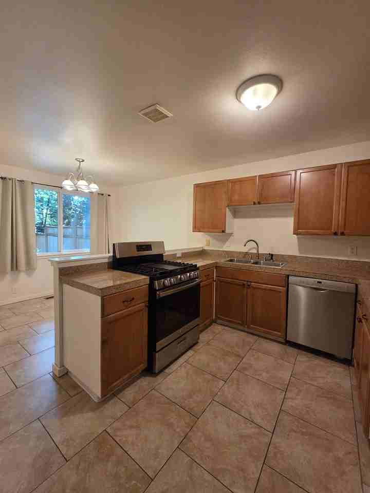 5118 Hunt St Nw - Photo 5 of 30