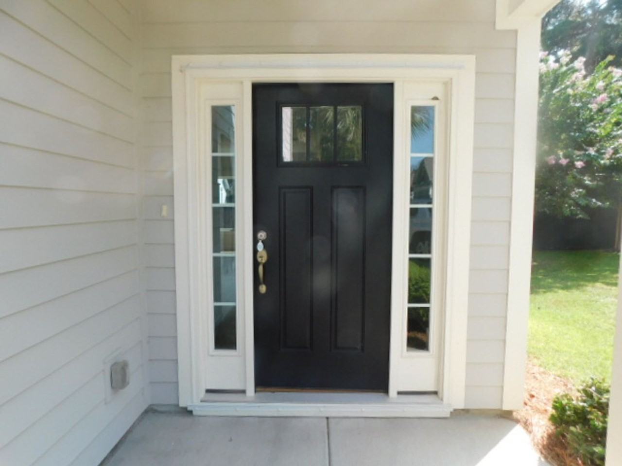 16 Circlewood Dr - Photo 2 of 18