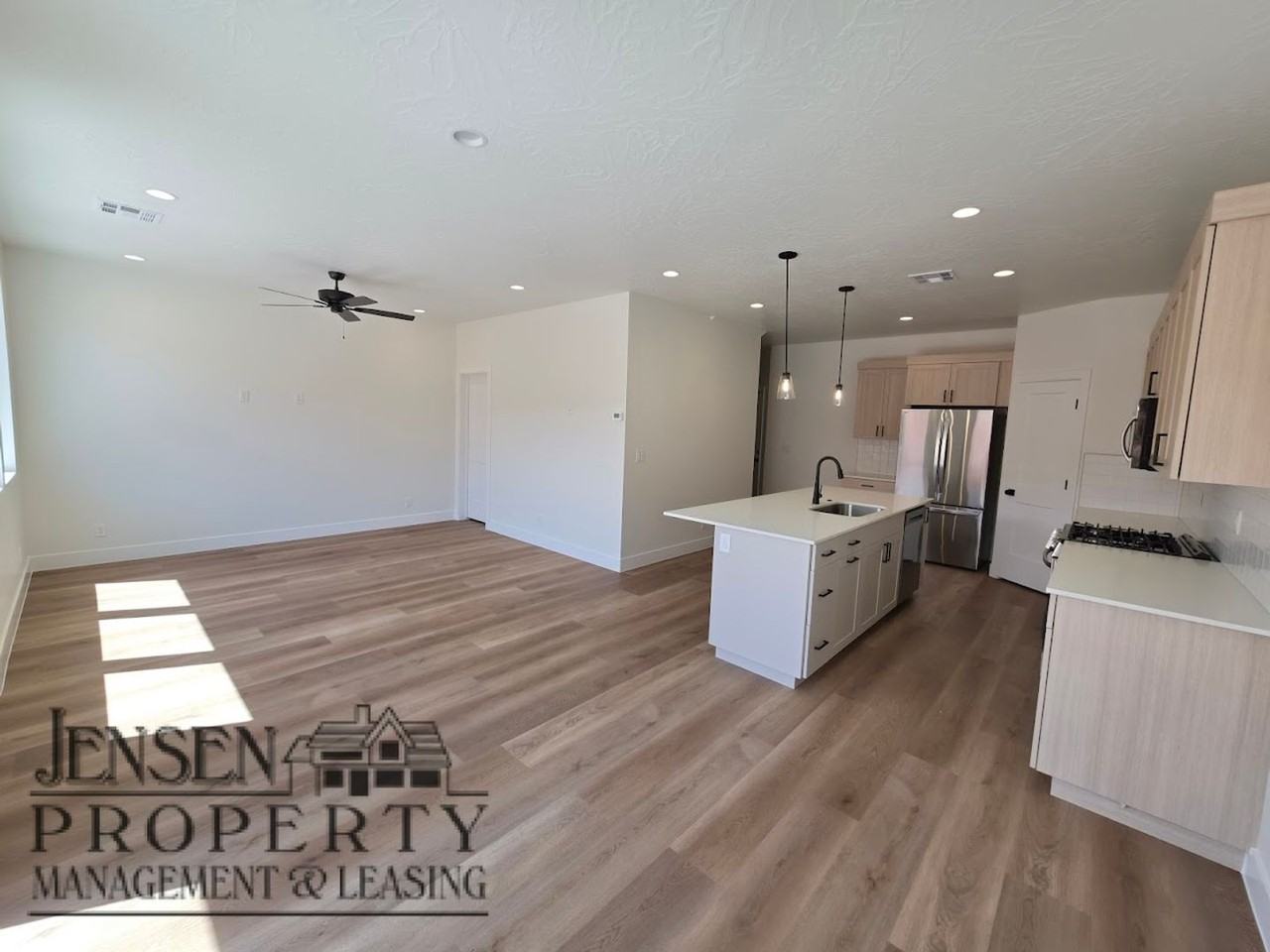 6119 S Cygnus Dr - Photo 4 of 32