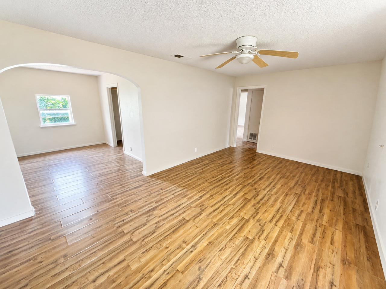 1312 Carol Way - Photo 4 of 16