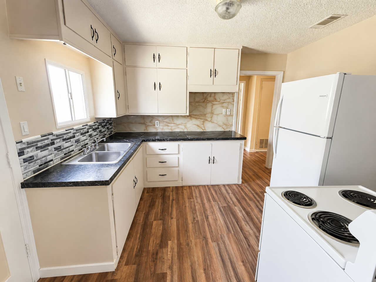 1312 Carol Way - Photo 5 of 16