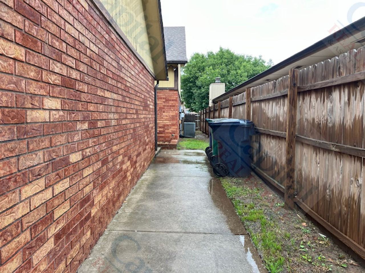 6717 W Britton Rd - Photo 2 of 42