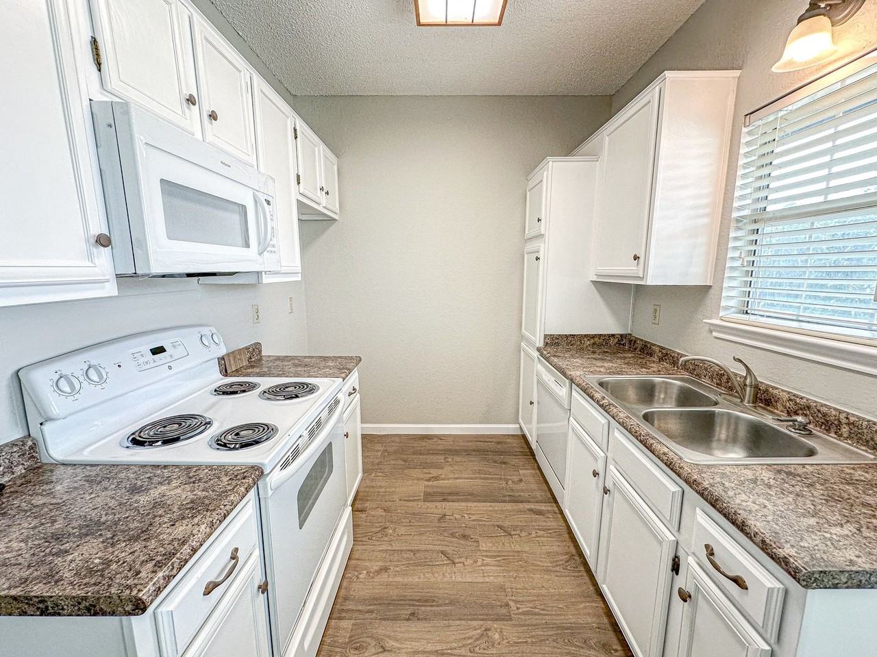 1311 Speight Ave - Photo 6 of 18