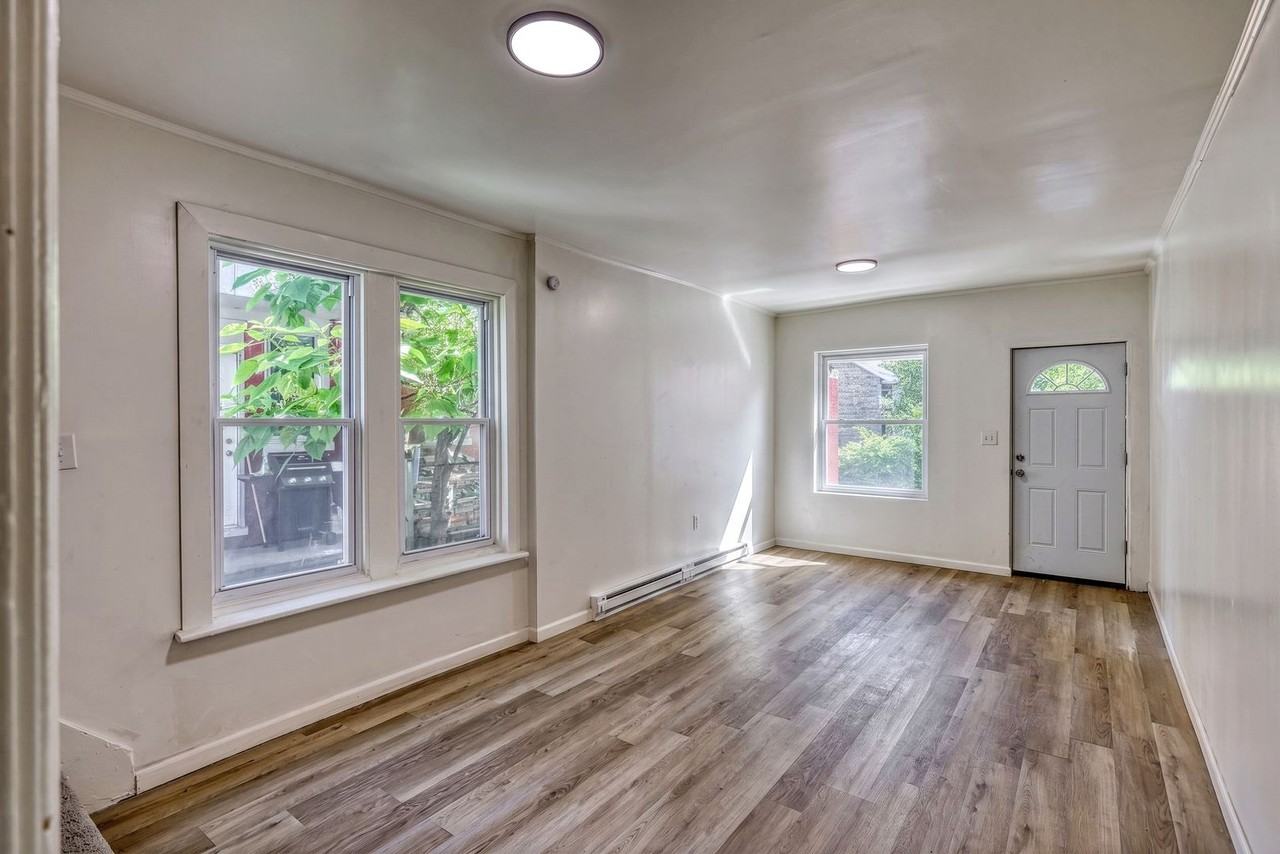 21 N Summit St - Photo 7 of 15