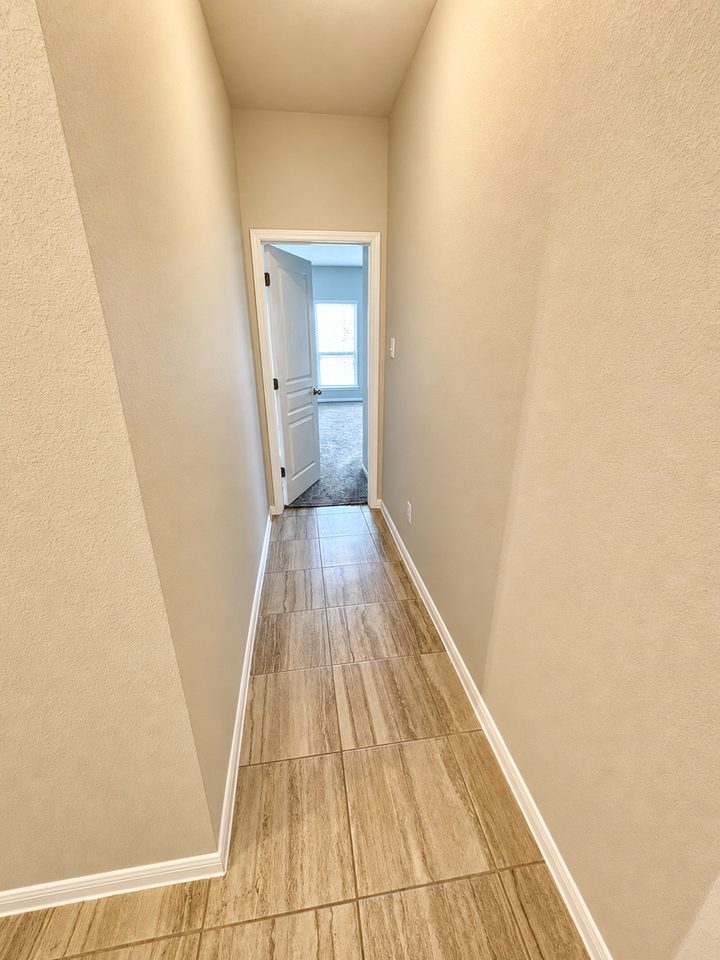 703 Dunford Dr - Photo 5 of 26