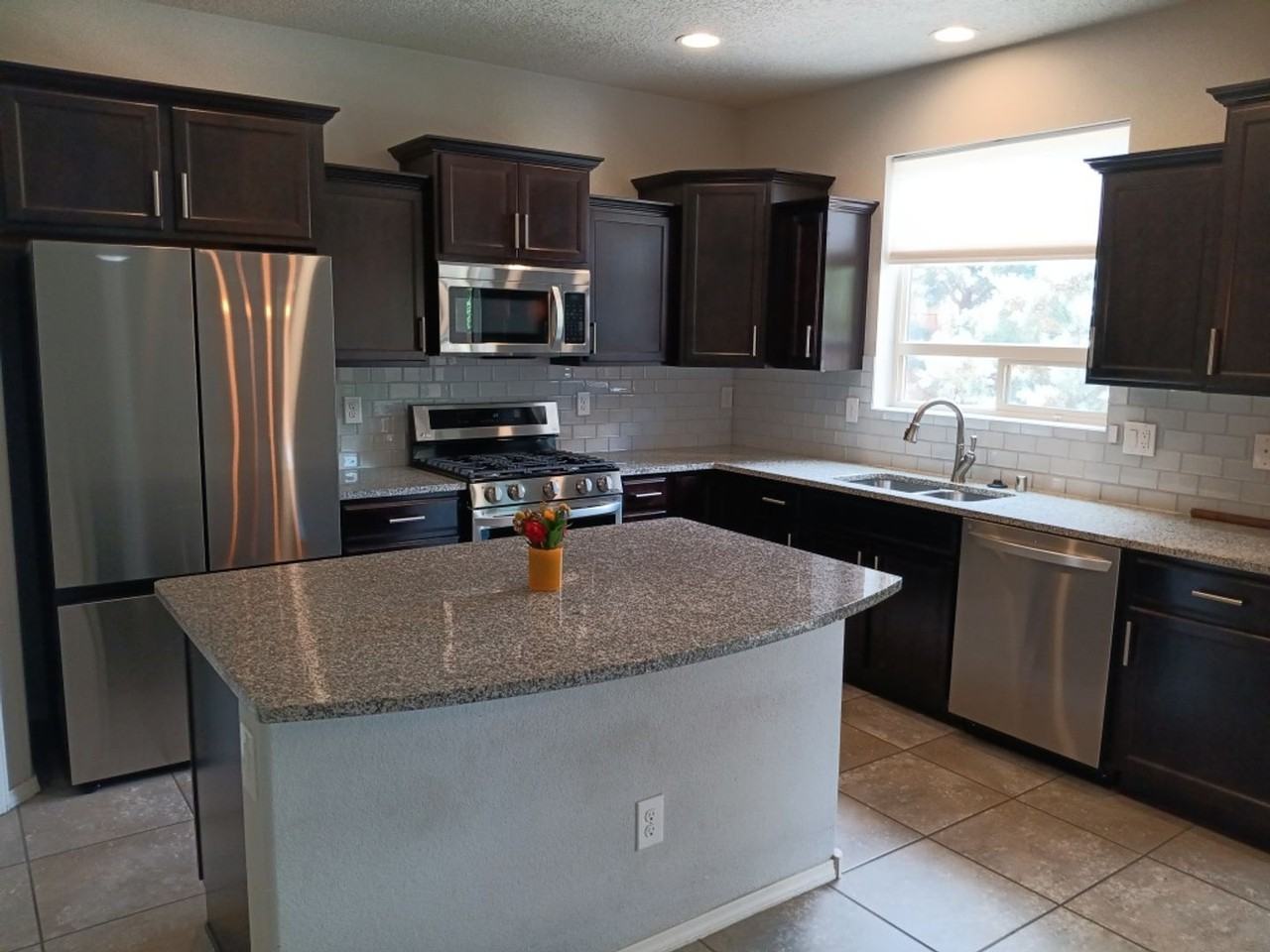 8800 Globe St Nw - Photo 2 of 22