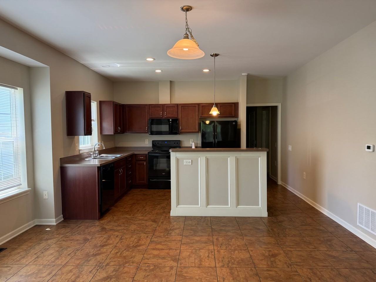 2995 Woodland Ave - Photo 3 of 15