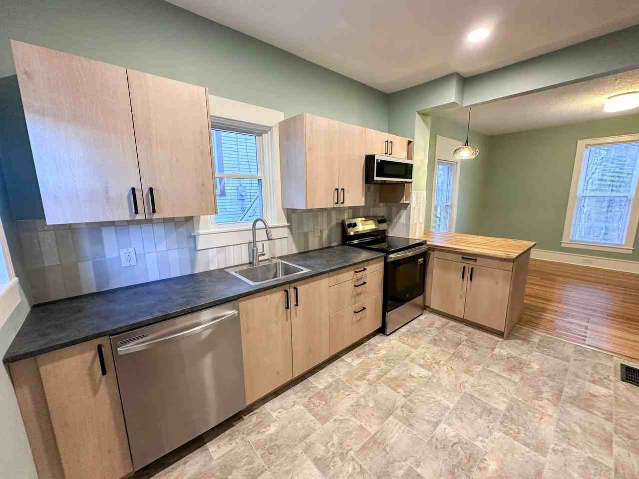 303 Page St Ne - Photo 5 of 15