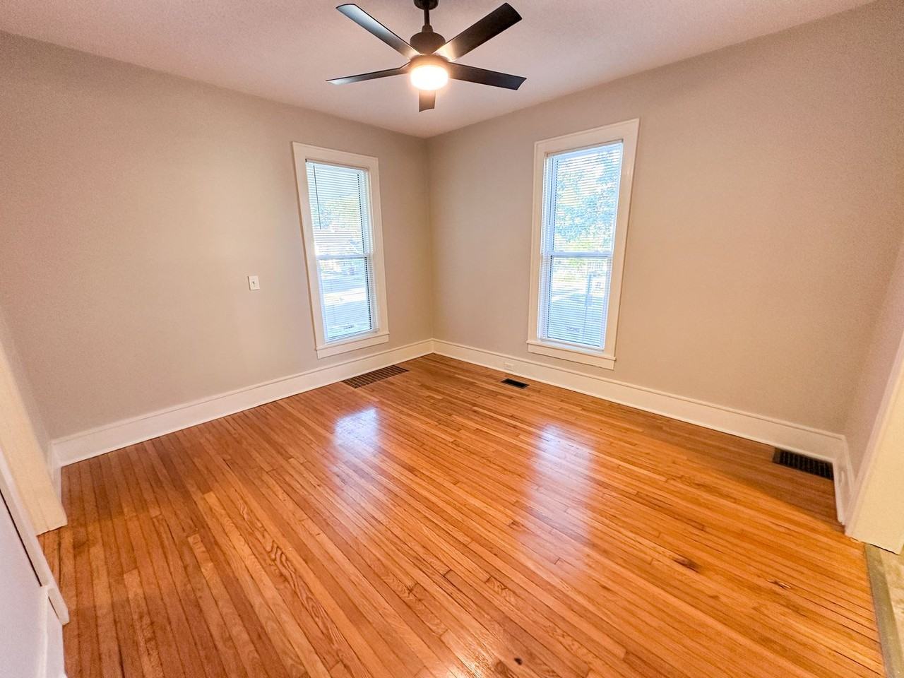 303 Page St Ne - Photo 7 of 15