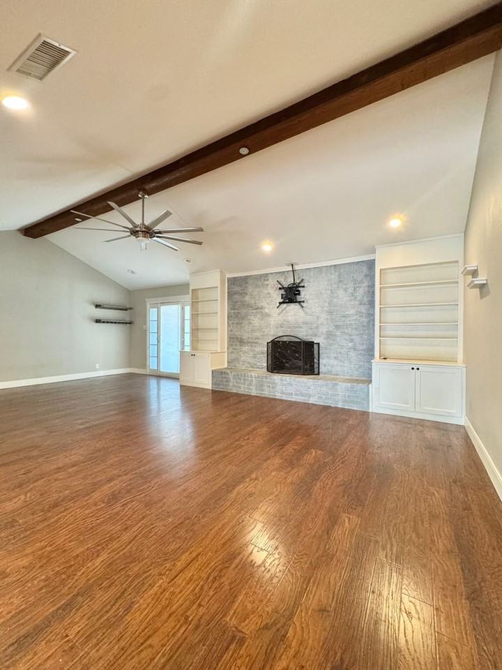 3330 Briargrove Ln - Photo 4 of 29
