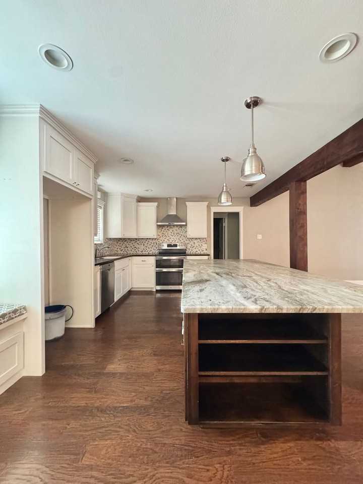 3330 Briargrove Ln - Photo 7 of 29