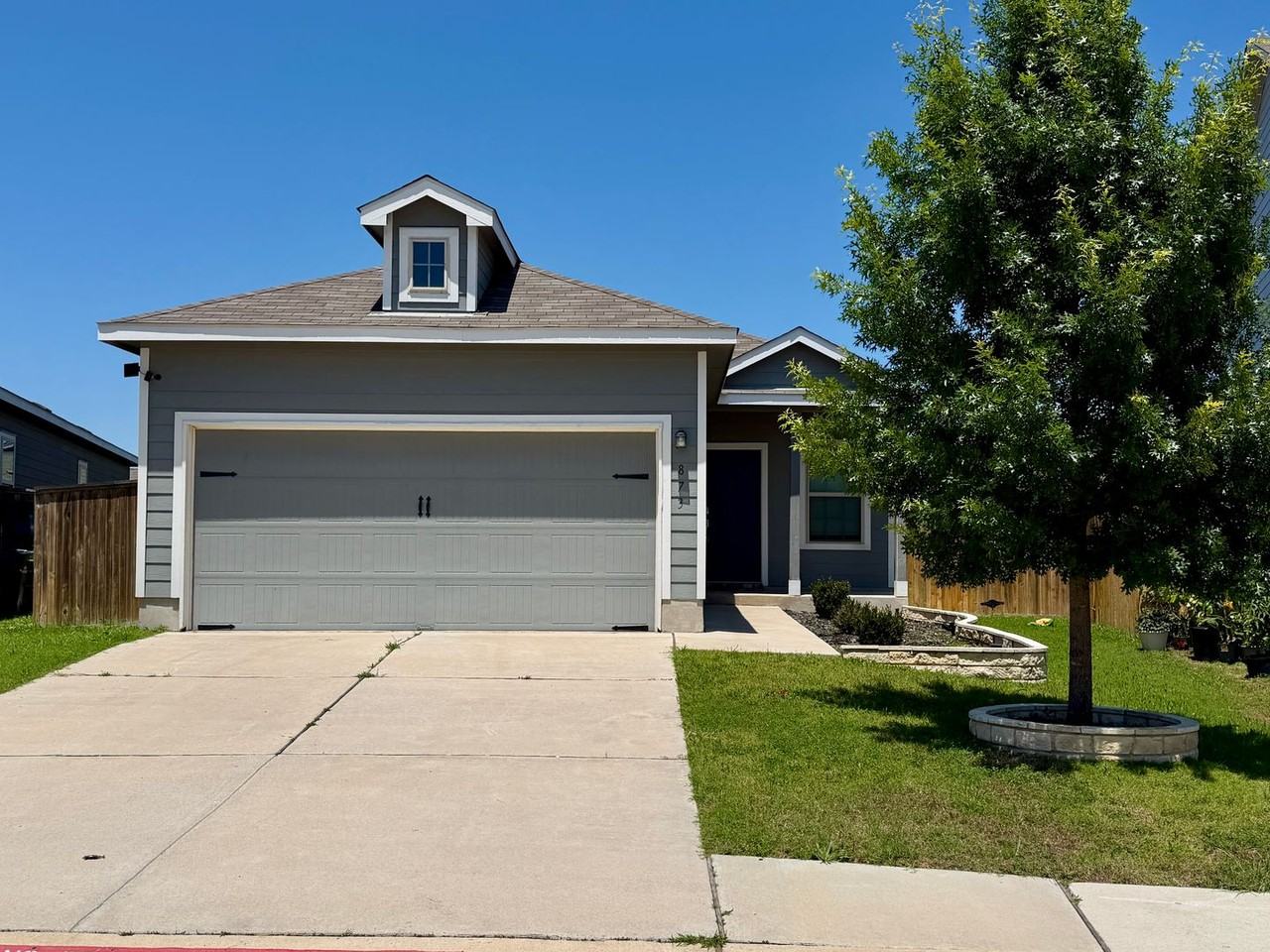 873 Circle Way - Photo 2 of 2