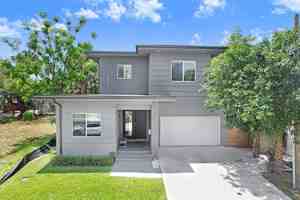 featured image of 1326 W Fig St