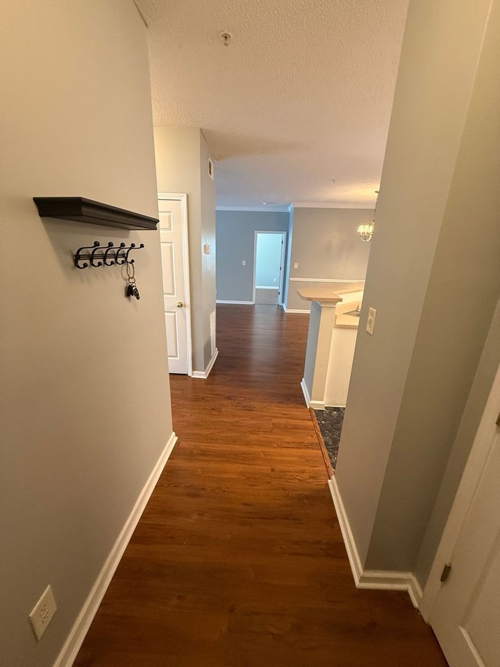 9201 Walden Park Dr - Photo 3 of 32